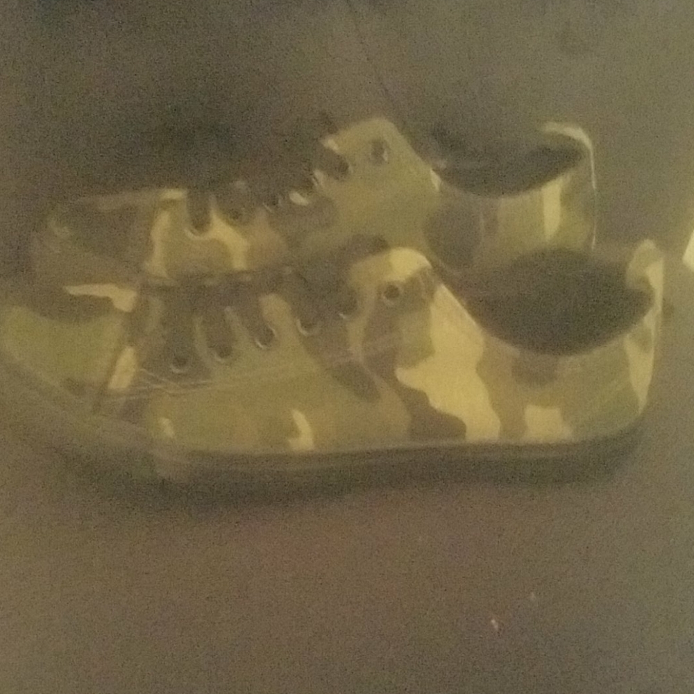 Shoes - Picture 4 of 4